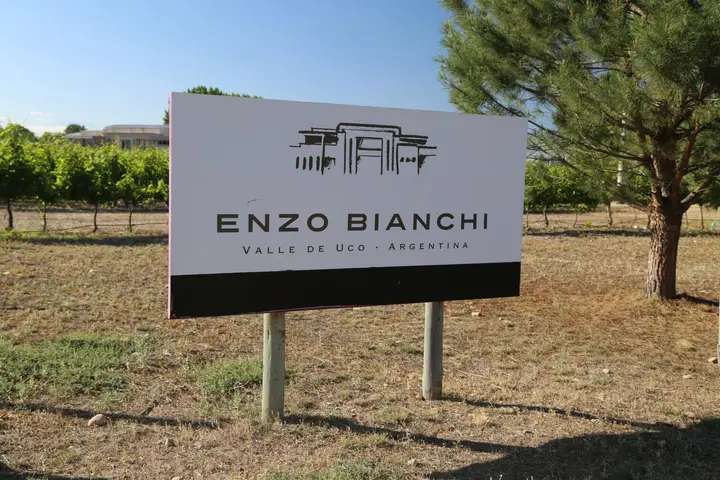 Presentation image of Enzo Bianchi