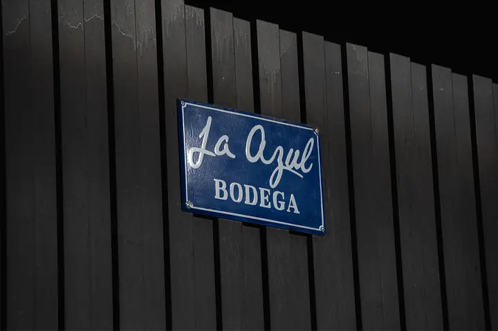 Presentation image of La Azul