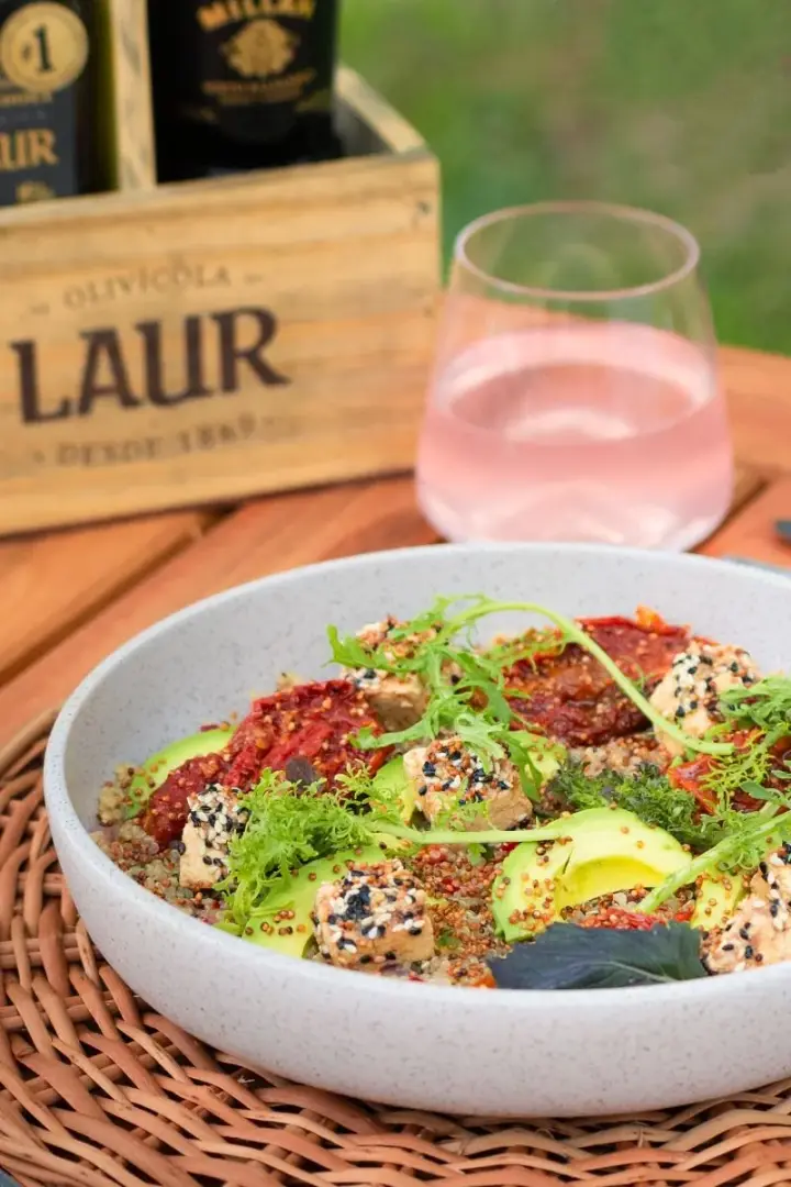 Imagen de presentación de laur Almuerzo