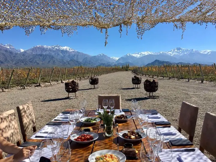 Imagen de presentación de laur Almuerzo